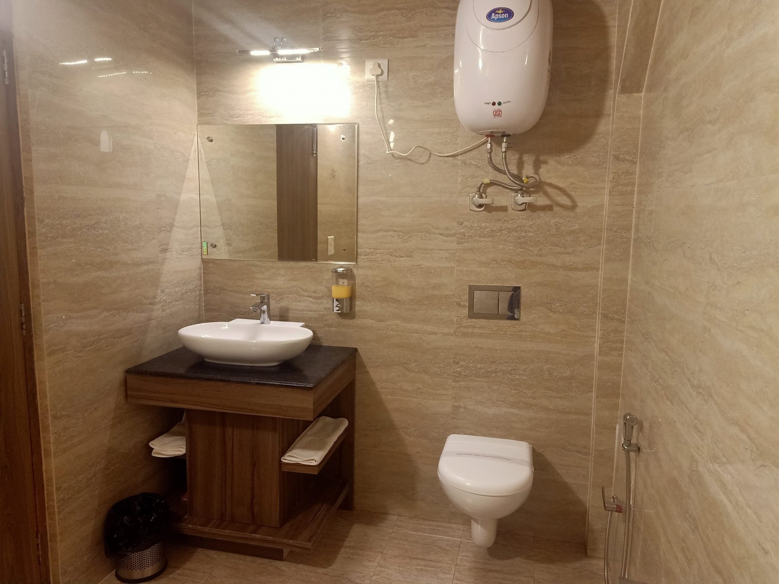 Hotel In Shimla - Bathroom